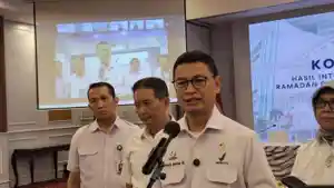 Kepala-BPOM-RI-Taruna-Ikrar-di-kantor-BPOM.jpg