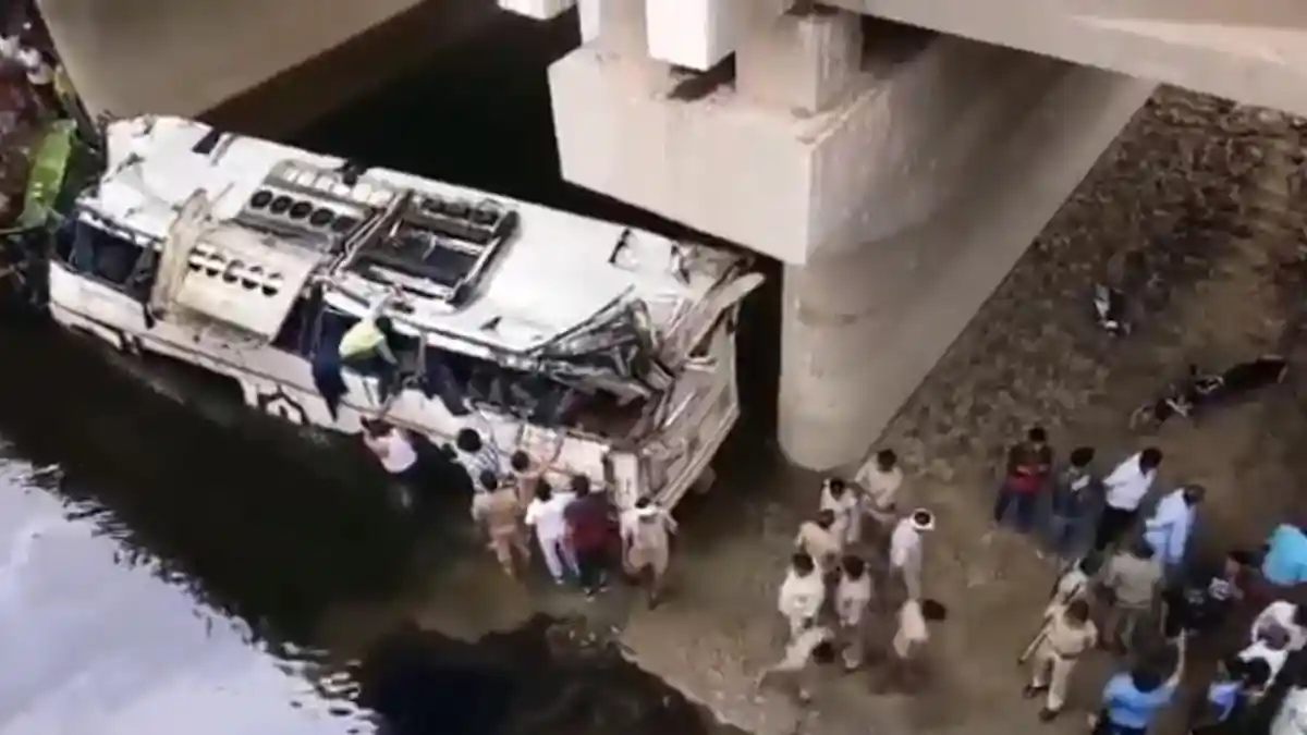 29 Orang Tewas Saat Sebuah Bus Terjun ke Sungai di India