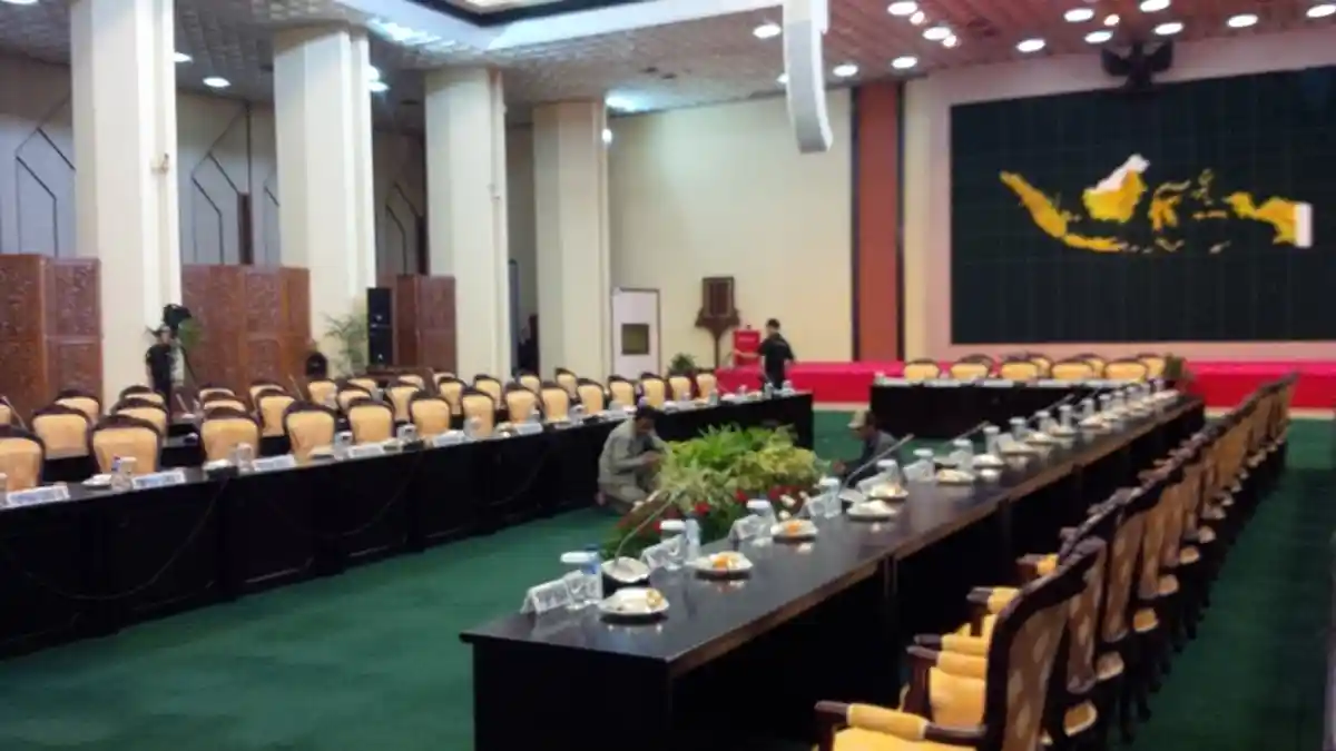 Jelang Kesepakatan Damai, Elite KIH-KMP Akrab Makan Bareng