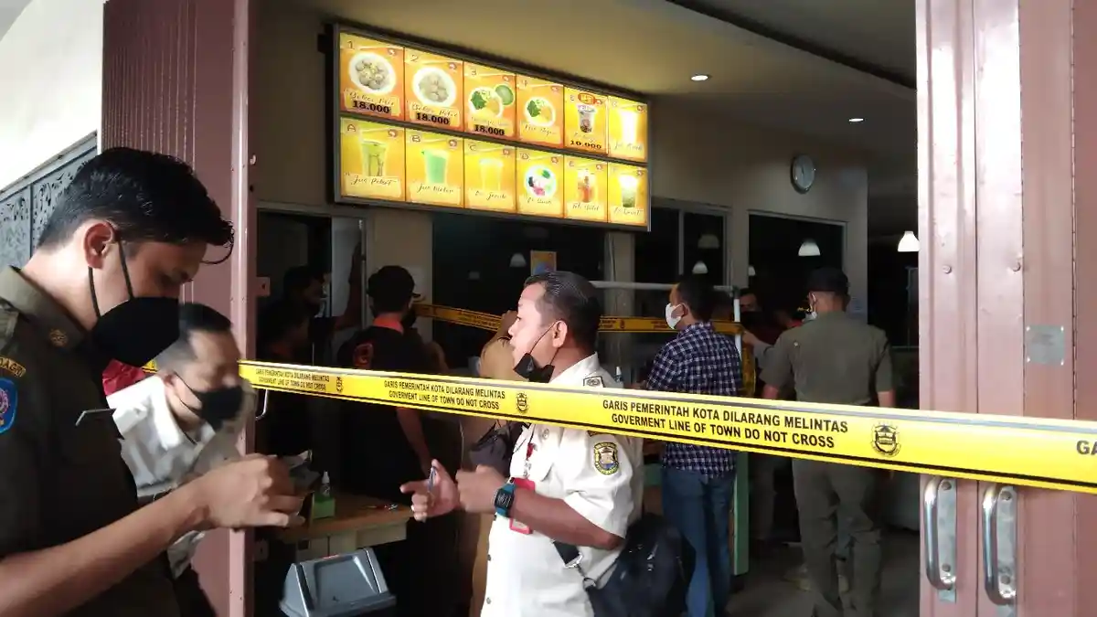 Ogah Setor Pajak, Pemkot Bandar Lampung Segel 5 Gerai Bakso Sony