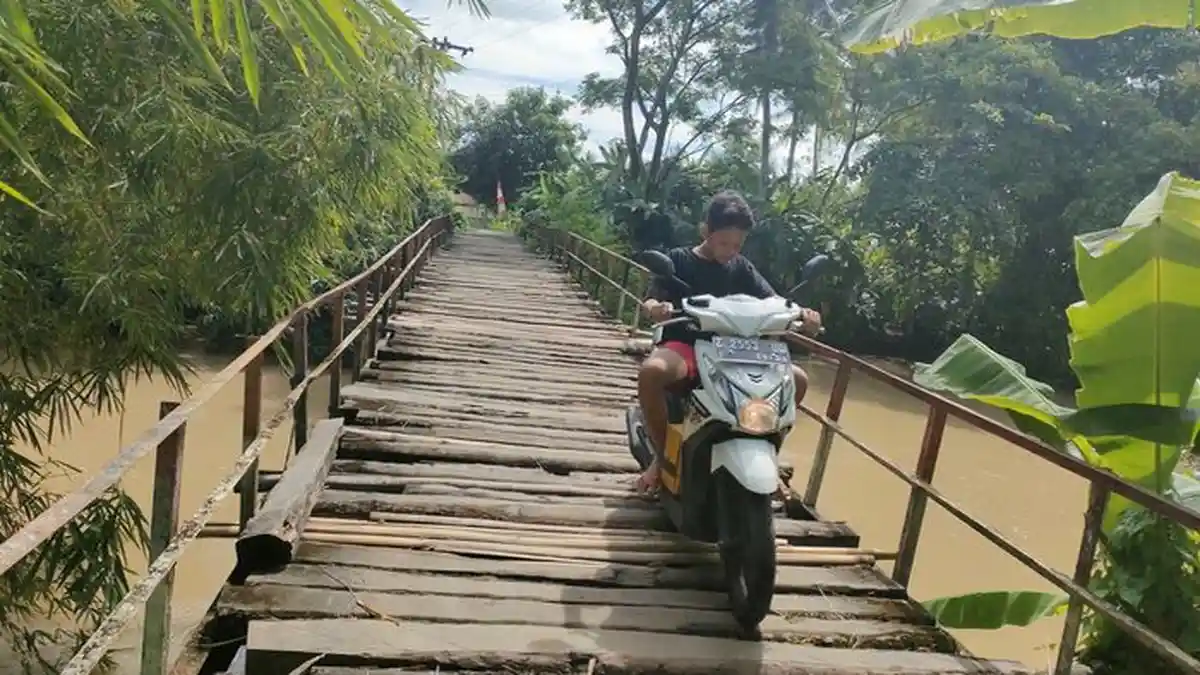 Jembatan Penghubung 2 Desa di Pangandaran Ini Harus Segera Dibangun, Warga Keluhkan Kondisinya Rusak