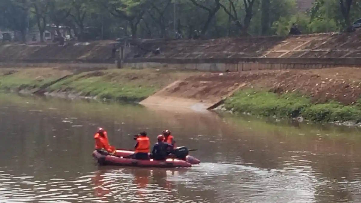 Bocah yang Hanyut di Cipinang Berhasil Ditemukan di Kanal Banjir Timur