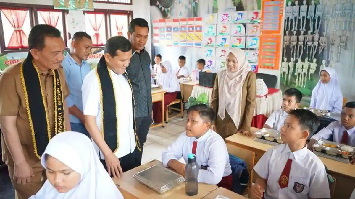 Wagub Aceh Tinjau Pembagian Perdana Makanan Bergizi Gratis di Aceh Utara