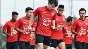Para-pemain-Persija-Jakarta-menggelar-latihan-perdana-untuk-hadapi-bergulirnya-kompetisi-Liga-1.jpg