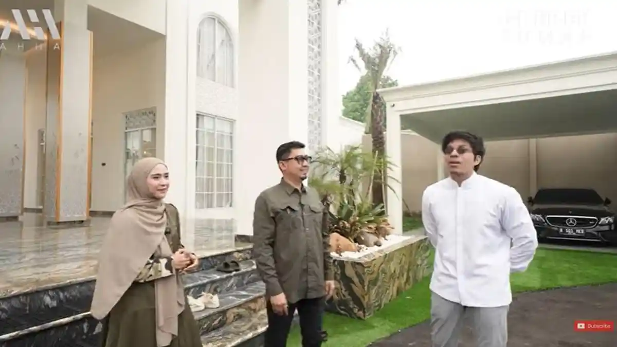 Atta Halilintar Takjub Melihat Rumah Ustad Solmed yang Diduga Seharga Rp 80 Miliar