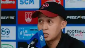 Pelatih-pengganti-sementara-Persis-Solo-Yogie-Nugraha.jpg