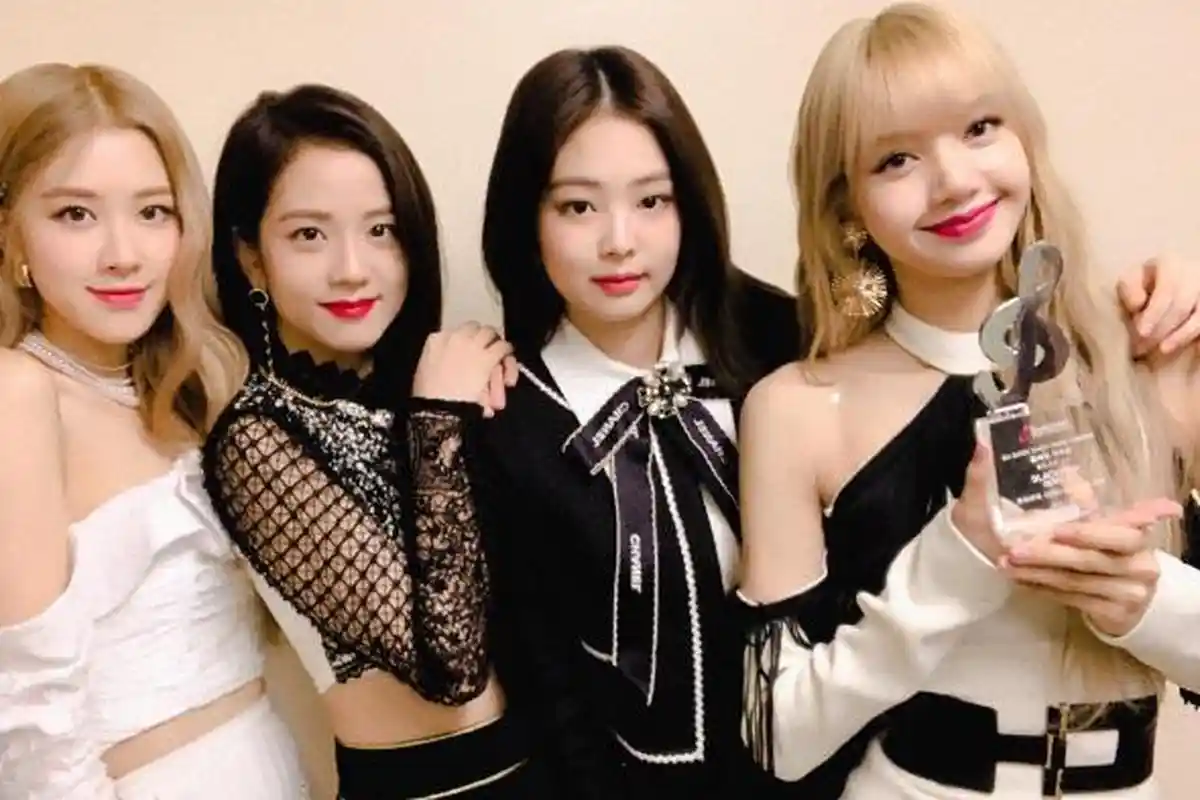 BLACKPINK Blak-blakan Ungkap Tipe Lelaki Idealnya, Lisa Suka Pria Lebih Tua