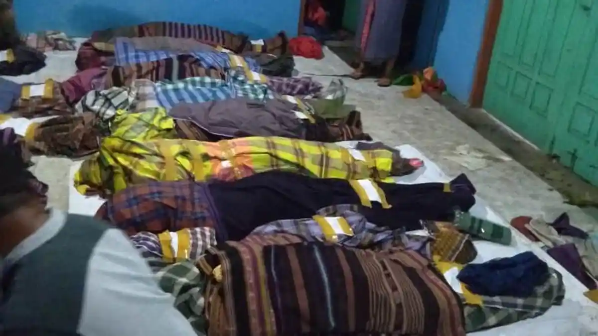 Tangis Warga Adonara Pecah Ratapi Puluhan Jenazah, Bupati Flores Timur Datangi Korban Banjir Bandang