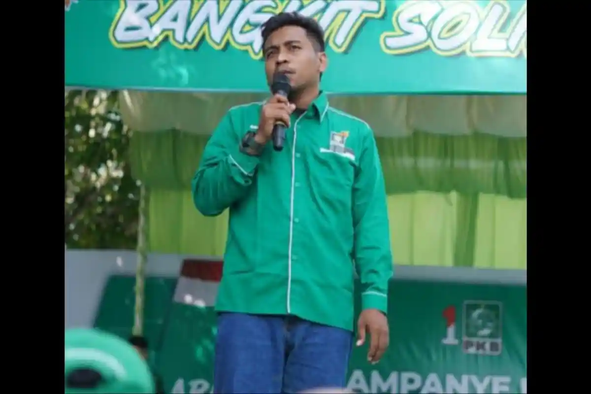 Cabup Halmahera Tengah Edi Langkara dan Muttiara T Yasin Kembalikan Formulir Pendaftaran di PKB