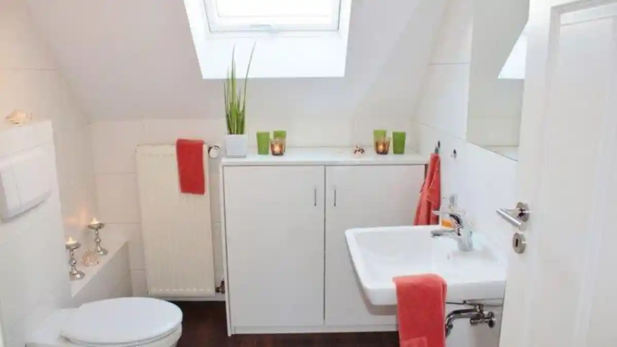 4 Adab saat di Kamar Mandi dan Dilengkapi Doa Masuk dan Keluar WC atau Kamar Mandi