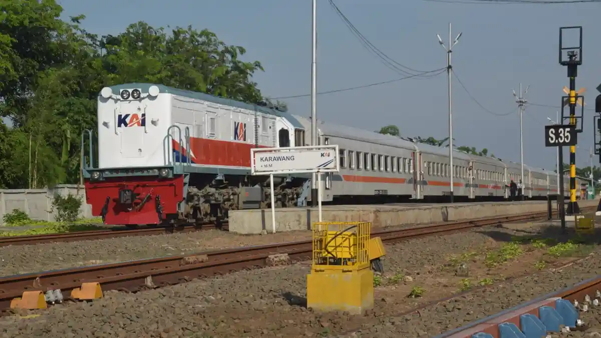 Lebih dari 130 Ribu Orang Gunakan KRL Dalam Awal Pekan Ini, Libur Nataru akan Beroperasi Normal