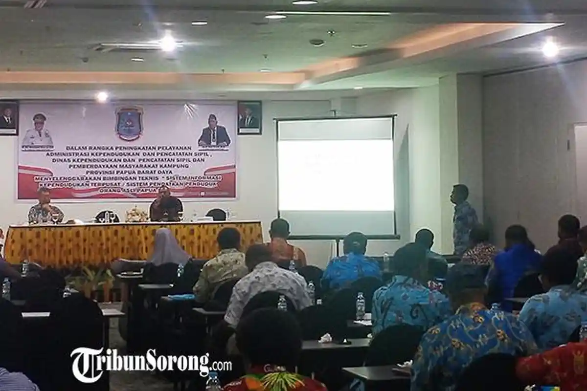 Input Data OAP secara Cepat dan Akurat di SIAK, Disdukcapil dan PMK Papua Barat Daya Gelar Bimtek