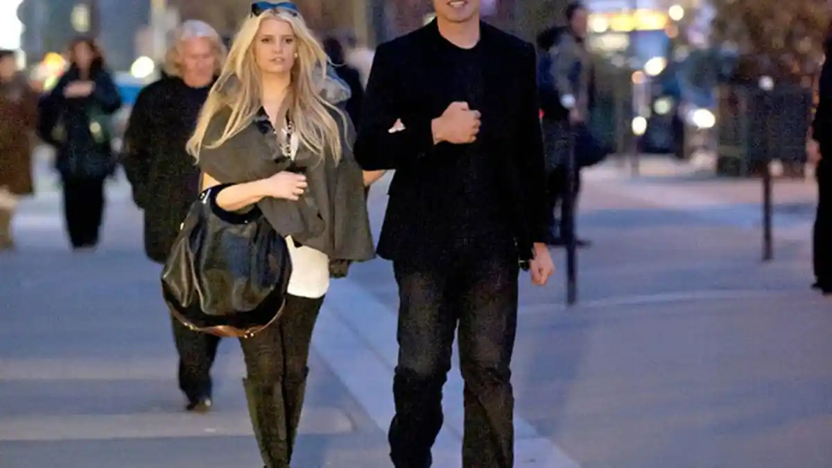 Jessica Simpson Larang Tamunya Memotret Pernikahannya