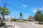 tugu-durian-di-sukadana-kabupaten-kayong-utara-kamis-952019.jpg