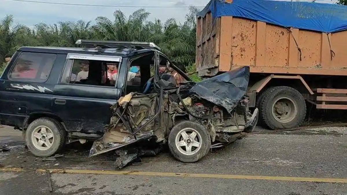 Kecelakaan Beruntun di Jalinsum, 3 Mobil Tabrakan 2 Orang Luka Parah