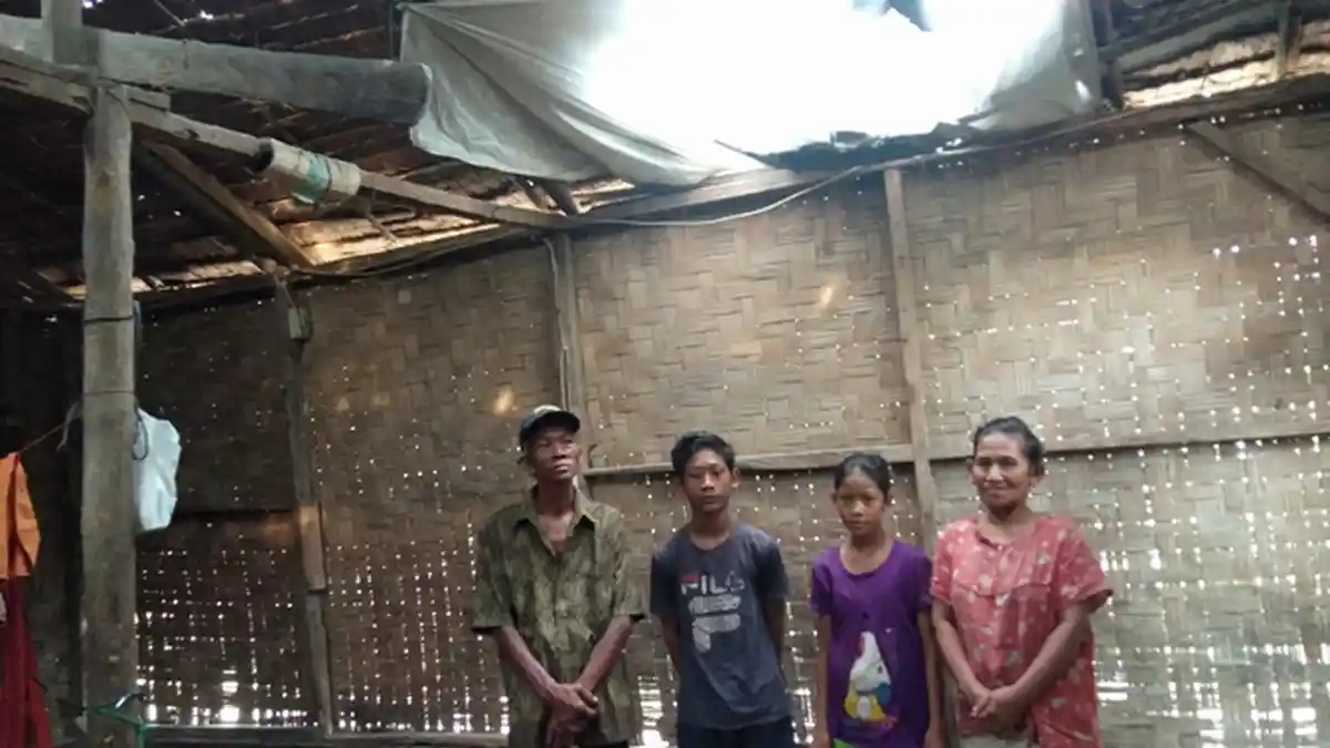 Begini Respon Camat Perbaungan Ketika Tahu Ada Warganya Tinggal di Rumah Beratap Plastik