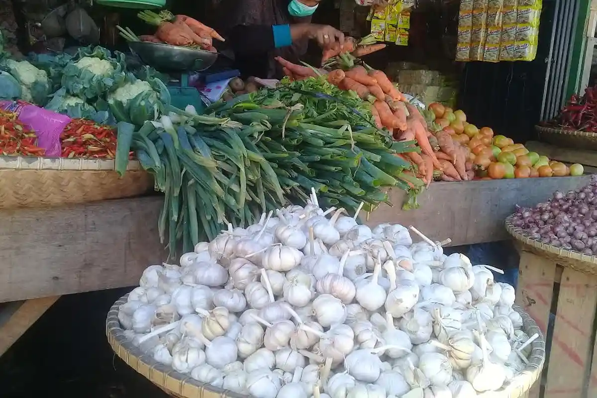 H-5 Ramadan, Harga Bawang di Pasar Baru Mamuju Masih Stabil
