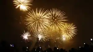 pesta-kembang-api-tahun-baru-2023-di-pantai-ancol_20230101_154921.jpg