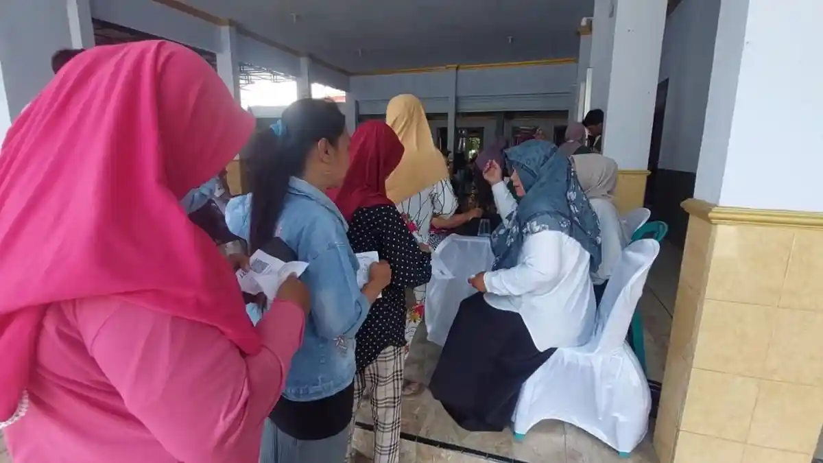 Warga Kediri Antusias Ikuti Pemeriksaan Kesehatan Gratis di Bulupasar oleh Dinkes