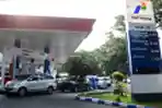 Antrean di SPBU Kota Malang Pascakenaikan Harga BBM