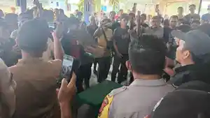 Bhabinkamtibmas-mediasi-konflik-warga-vs-perusahaan.jpg