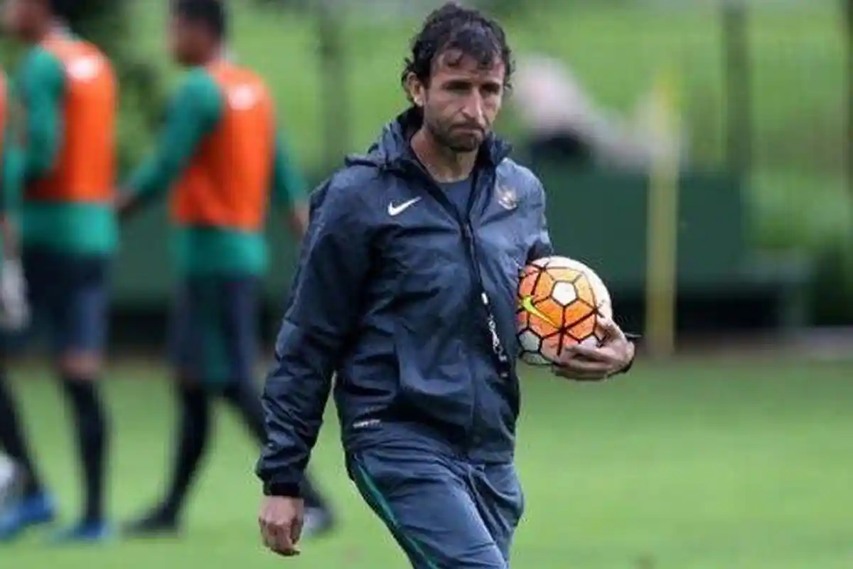 4 Pelatih Alternatif Jika Shin Tae-yong Hengkang dari Timnas Indonesia, Pelatih Persib & Mora