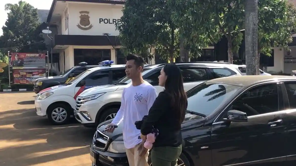 Anak dan Istri Artis Eza Gionino Diancam Dibunuh, 'Mau Bikin Anak Saya Berdarah-darah'