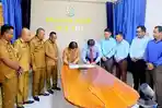 Bupati-dan-Kajari-Rote-Ndao-Teken-MoU-kerja-sama.jpg