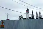 jam-gadang-bukittinggi-dipagari-seng_20180803_145036.jpg