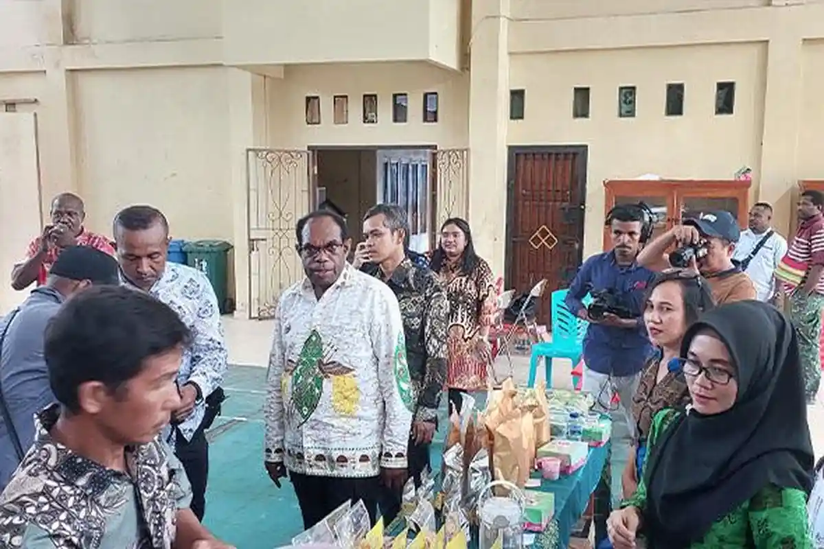 Bupati Gusbager Tantang Pelaku UMKM Keerom Kembangkan Produk Lokal Berkualitas
