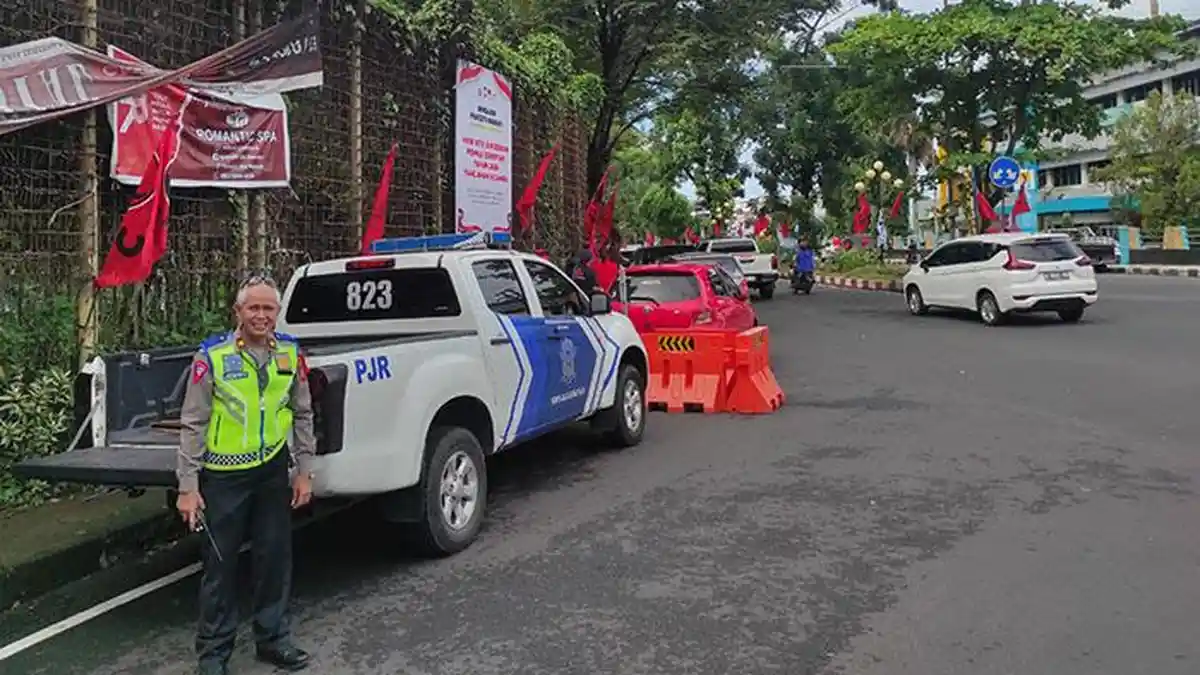 Kampanye Ganjar di Manado, Polisi Rekayasa Arus Lalu Lintas Jalan Ahmad Yani Depan GOR Mongisidi