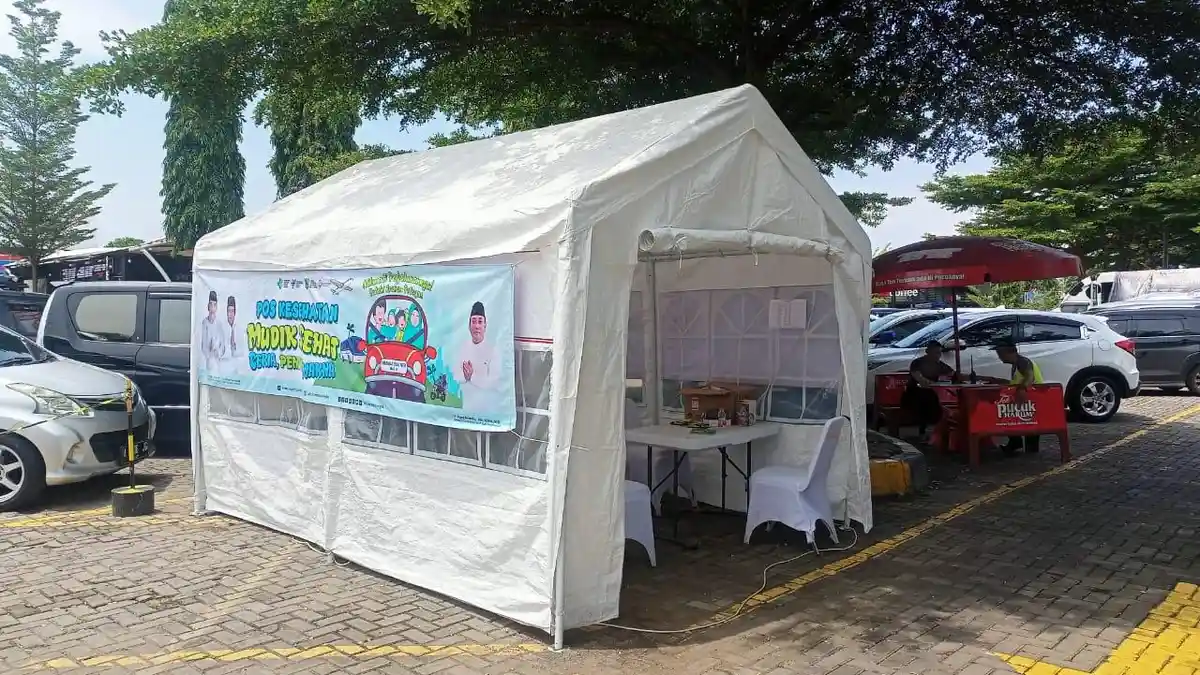 Selama Arus Mudik dan Balik, PMI Majalengka Siagakan Petugas di Poskes Rest Area KM 166 Tol Cipali