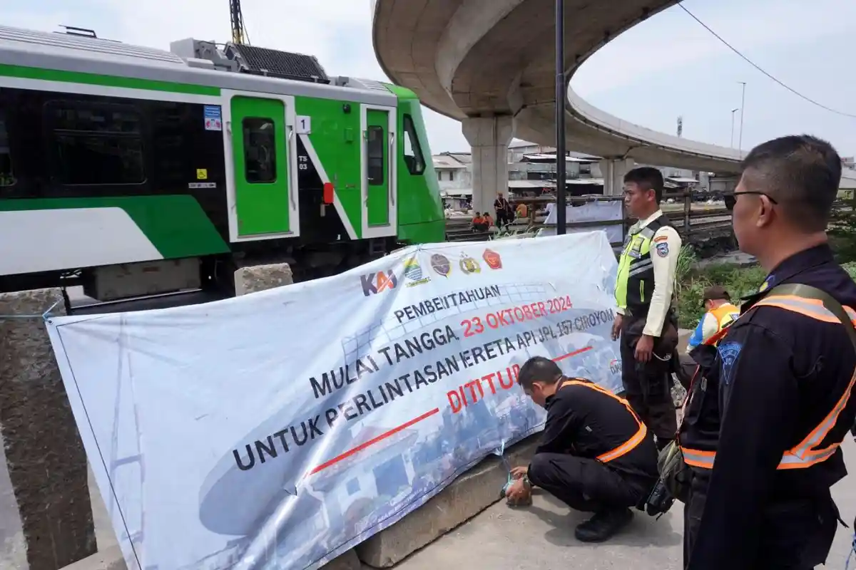 Flyover Ciroyom Resmi Dibuka dan Perlintasan Kereta Api Ciroyom Ditutup Permanen