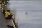 Warga Mancing Di Danau Sunter