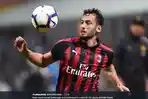pemain-ac-milan-asal-turki-hakan-calhanoglu-2.jpg