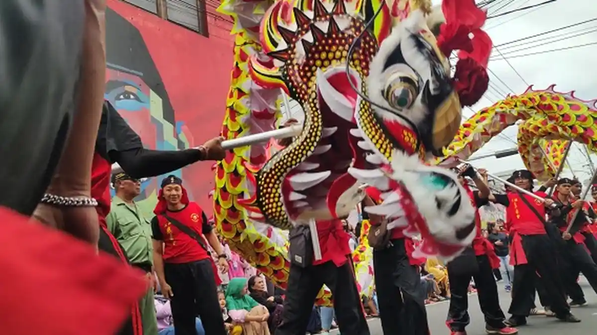 Meriahnya Cap Go Meh di Salatiga, Barongsai dan Liong dari Berbagai Daerah Jalan-jalan di Pusat Kota