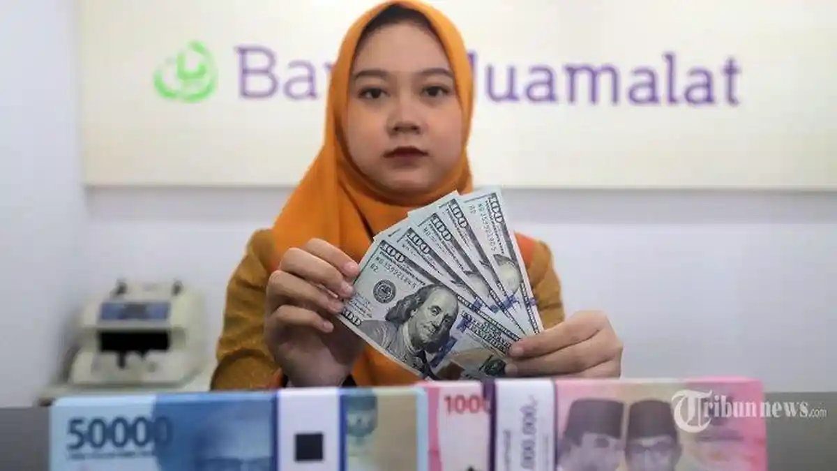 Nilai Tukar Rupiah Ditutup Rp17.717 per Dolar AS Hari Ini, Melemah 0,28 Persen