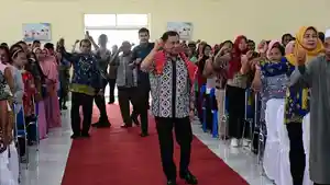 Ashari-Tambunan-saat-bertemu-dengan-tokoh-agama-dan-masyarakat.jpg
