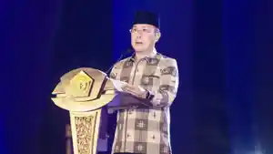 Gubernur-Sultra-Andi-Sumangerukka-saat-sambutan-pembukaan-HUT-ke-62-Sultra-di-Kendari.jpg