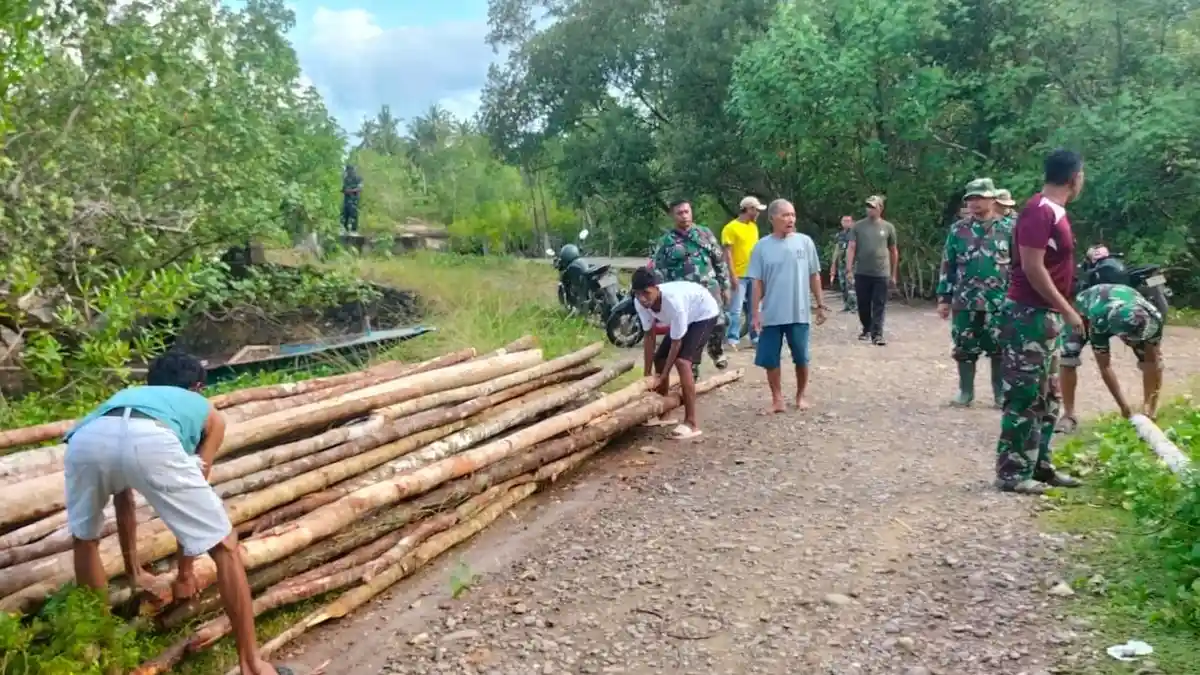 TNI dan Warga Bangun Jembatan Garuda di Engglas, Akses Kebun hingga Sekolah Kini Lebih Mudah