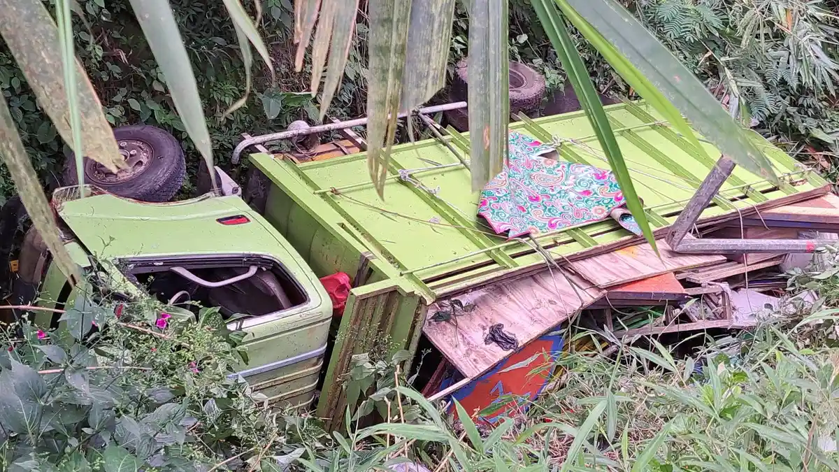 Kronologi Truk Pengangkut Wahana Pasar Malam Terjun ke Jurang di Karangreja Purbalingga