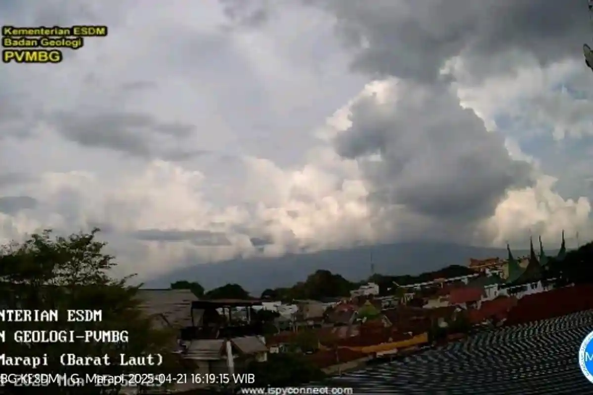 Gunung Marapi Sumbar Kembali Erupsi, Abu Vulkanik Setinggi 500 Meter ke Tenggara