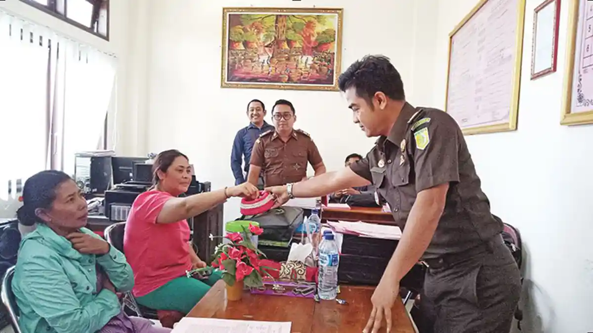 Emak-emak di Karangasem Korupsi Dana PNPM Rp 1,9 Miliar Untuk Modal Rentenir
