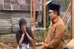 Kisah Haru Warga Tunawicara dan Sebatang Kara Mendapatkan Bantuan Bedah Rumah oleh Bupati Sujiwo