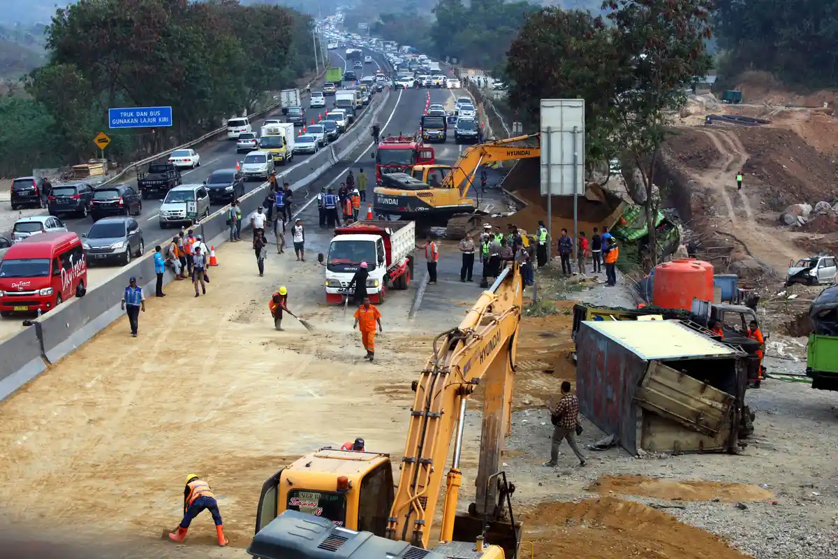 2 Sopir Dump Truck Jadi Tersangka Kecelakaan Beruntun di Tol Cipularang, Ini Alasannya