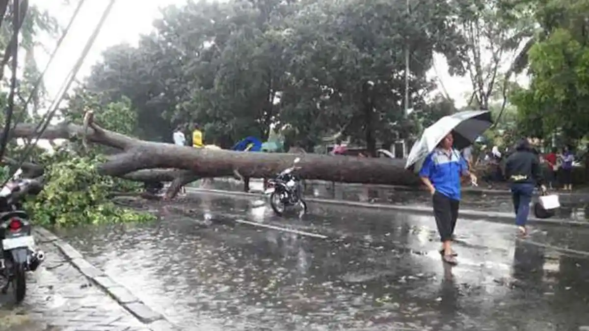 Waspada, Hujan Deras Masih Guyur Jakarta Hari Ini