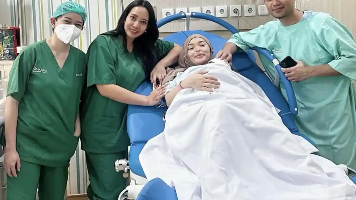 Tak Lagi Jadi Artis, Zaskia Gotik Lahiran Normal, Intip Penampakan Baby Afla Anak Keempat Sirajuddin