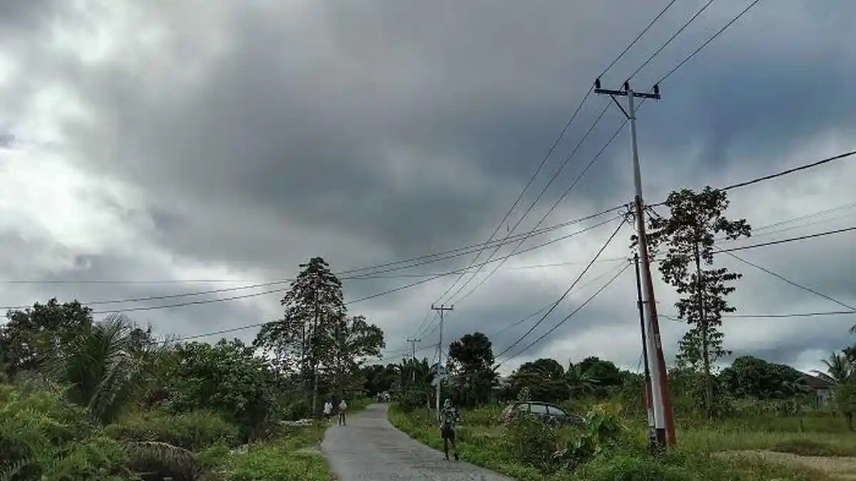Waspada Hujan Ringan! BMKG Prediksi 14 Distrik Mimika Diguyur Hujan Hari Ini, 4 Daerah Berawan
