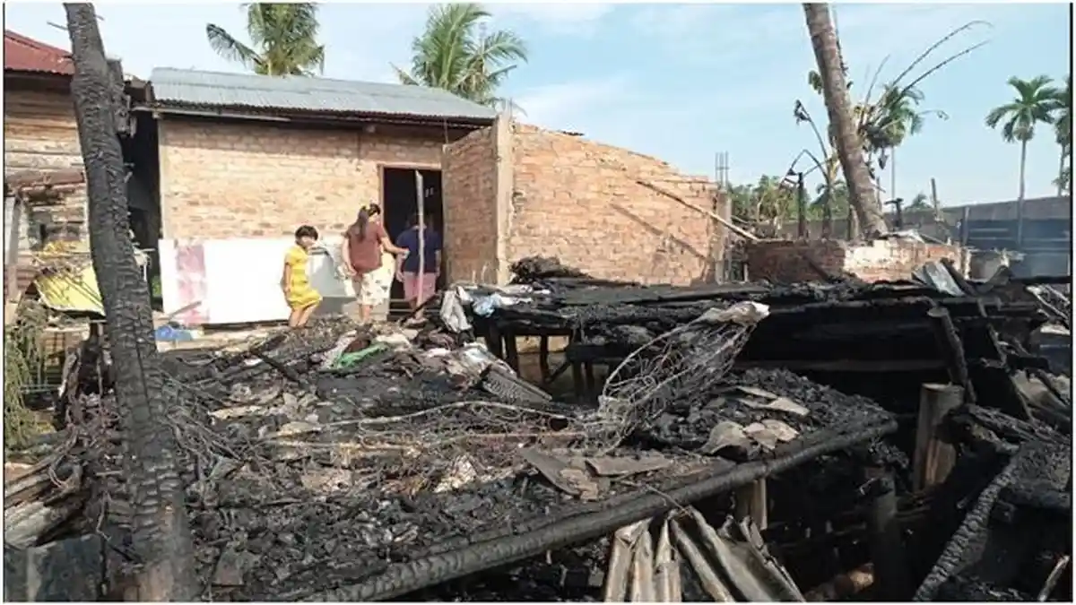 Kebakaran di Jalan Rawa Sari Kalidoni, Satu Rumah Panggung Terbakar, Pemilik Rumah Derita Luka Bakar
