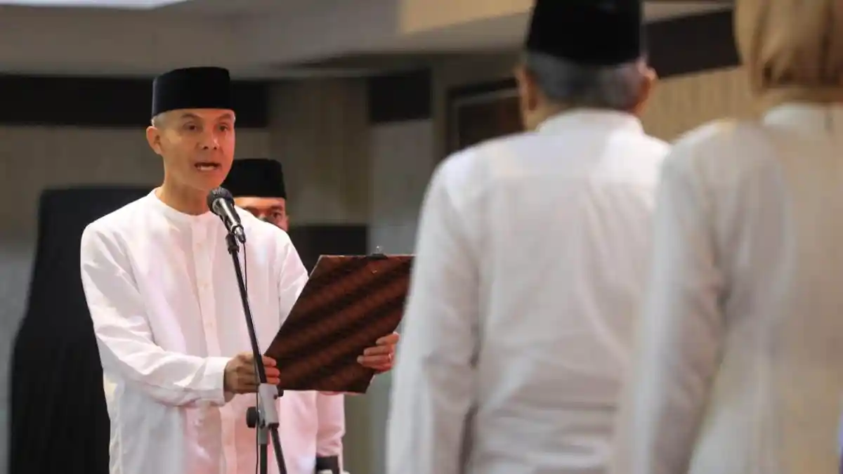 Ganjar Lakukan Rotasi Sejumlah Kepala Dinas untuk Penyegaran, Berikuf Rincian Daftarnya